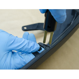 Jeu d’agrafes de réparation plastique forme ondulée 0,6 mm